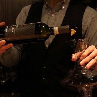 Stable customer service provided by professional service sommeliers.