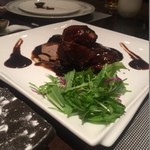 上海料理 四季陸氏厨房 - 看板メニューの醤鴨～