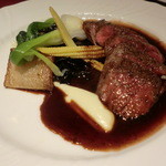 ビストロ タカ - 蝦夷鹿しんたまのロティ　黒胡椒と赤ワインのソース