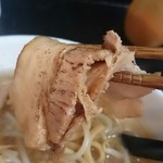 自家製太麺 ドカ盛 マッチョ - 炙りが旨い！