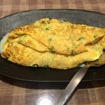 トンプウ（東風） - ニラ入り玉子焼き（800円）