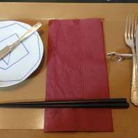 西洋懐石アンシャンテ - 料理が運ばれる前のテーブルの上