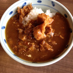 Shabuyou - 肉塊が確認出来るカレー。食べ放題系ではルーだけカレーが多いので珍獣を発見したような気持ちに、しゃぶしゃぶ肉を後乗せすればいいじゃんとも思わなくもない。