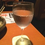 くいもの屋 わん - ワイングラスで飲む日本酒「シャトー妙高」‼️