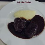 ラ・ベットラ・ダ・オチアイ - 牛ほほ肉の赤ワイン煮込み