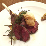 トラットリア ポルコロッソ - 美作鹿の骨付きロース   香草焼き