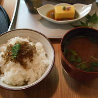 日本料理 縁 - ごはん、赤だし