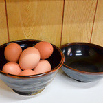 ラーメン東大 - 生卵は無料です。