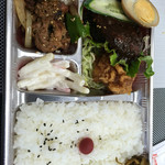 肉のマルタケ - 弁当（620円）