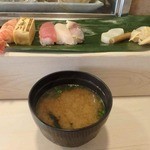 寿司屋のくま川 - お味噌汁も付いてます　