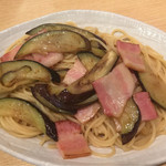 スパゲティ 心 - ナスとベーコンのスパゲッティ