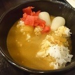 哲麺 縁 - ライスを注文すると，カレーかけ放題。