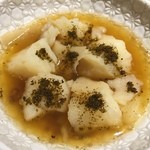 讃岐うどん あ季 - じゃがいもin牛すじスープに黒七味