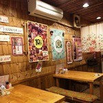 居酒屋 たこ - 店内にはテーブル席もあります