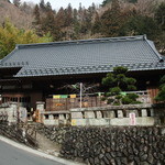 深山 - お店は古民家のつくりです