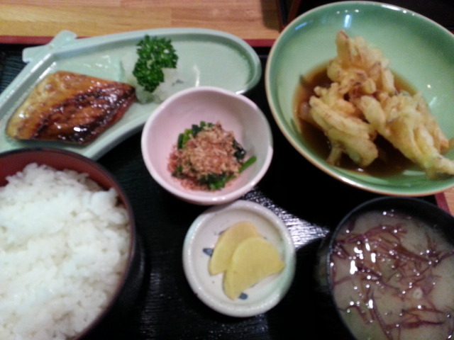 お食事酒処三鶴 - 巣子（食堂）の写真