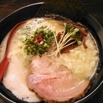 麺創房LEO - 黄金豚骨塩710円