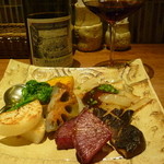 鉄板焼き Oribe - おまかせ野菜盛りと赤ボトル16.2