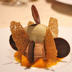 ラ・ベ - マナリチョコレートのムースほうじ茶のアイスクリーム　ビスキュイモワローと柑橘のマリネ