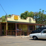 Storto's Deli & Sandwich Shop - 隣はLanikai Juice