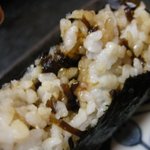 棟梁 - （2010/7月）「おにぎり」（昆布佃煮断面）