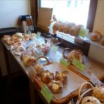 チェット ベイカリー - 店内のパン