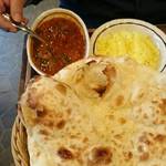 インドダイニング ドルガ - 半分のサイズのナンとライス