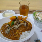 かあちゃんキッチン - おまかせランチの　きのこカレー