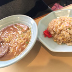 中華菜家 黄河 - みそラーメンとチャーハンセット¥630
¥100増しでチャーシュウ追加
