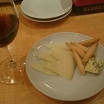 バル・キンタ - チーズ盛り合わせ