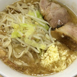 ラーメン二郎 - ラーメン 700円　麺半分・ヤサイ少なめ・ニンニク