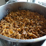 顔家蚵仔麺線 - 柔らかく煮込まれた大腸。