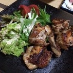 弐番家 - 鶏もも肉の炙り焼き580円　※2015年10月