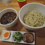 KUCHE - 【つけ麺 KURO 並200g】880円