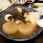 居酒屋山崎 - おでん。お出汁も美味しい。ハンペンはモッチリ系。