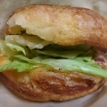 ル・メリー - 程よい塩味加減の「塩デニッシュあぶりベーコン」