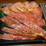 焼肉 大貫 - （上から）ざぶとん、肩三角、リブキャップ