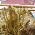 ラーメン荘 おもしろい方へ - 平打ちワサワサ太麺d(￣、 ￣)