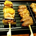 炭寅 博多店 - 酒家鶏処 炭寅  左から、そり、ハツ、せせり　fromグリーンロール