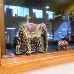 ライガル - 窓際の象