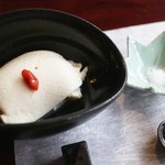 48270292 - 先付　汲み上げ豆腐　筍　雪塩で