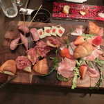 Matasaburo - 前菜盛り合わせ2人前　2,600円。２人前でも十分ん、４人で分け分け。