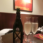 Matasaburo - スパークリングワイン、ボトル3,800円、４人で飲みますよ。