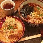 Aoyama Garari - 満腹丼セット（焼肉丼とお蕎麦）