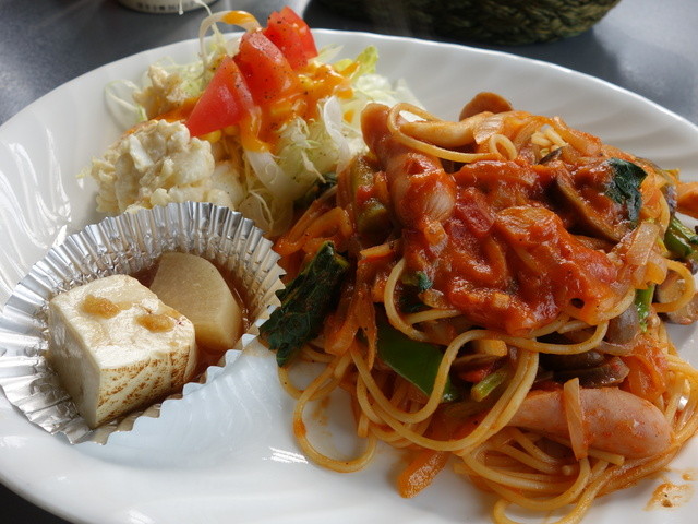 ハウゼ（How&rsquo;z it?）西若松カフェ｜手作りスイーツとくつろぎ空間