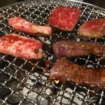 ミート食楽部 - 焼いてます