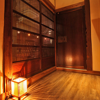 入り口には看板はございません。