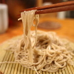 石臼挽き手打 蕎楽亭 - 白く透き通るような蕎麦