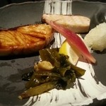 割鮮 吉在門 - 天然ぶりの照り焼きと塩焼きの味比べ