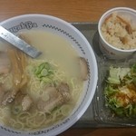 スガキヤ - 肉入りラーメンサラダセット本日半額340円